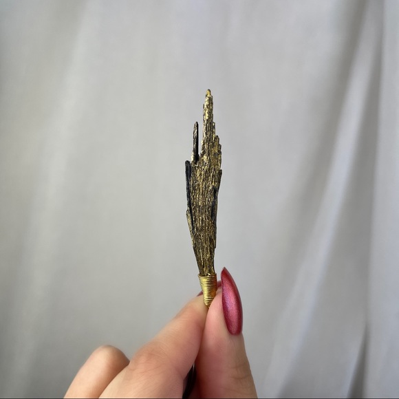 🚫SOLD🚫 NWOT Sage Goddess Alchemist Gold Plated Black Kyanite Pendant Necklace - Picture 11 of 16